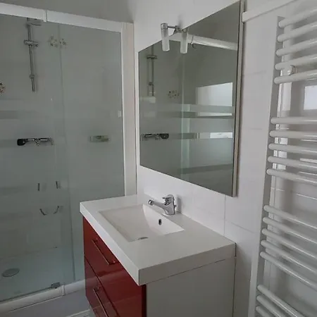 Et Dans Un Au Pied Des Pistes La Mongie