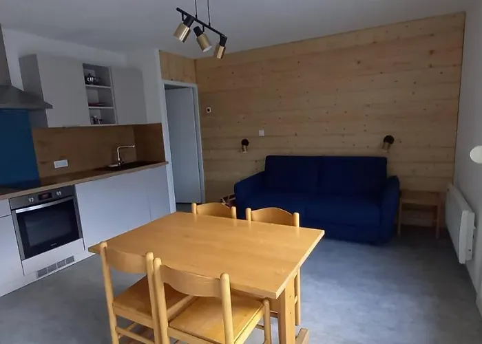 Et Dans Un Au Pied Des Pistes *